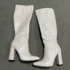 Elegant Cream Croc-Embossed Heeled Boots